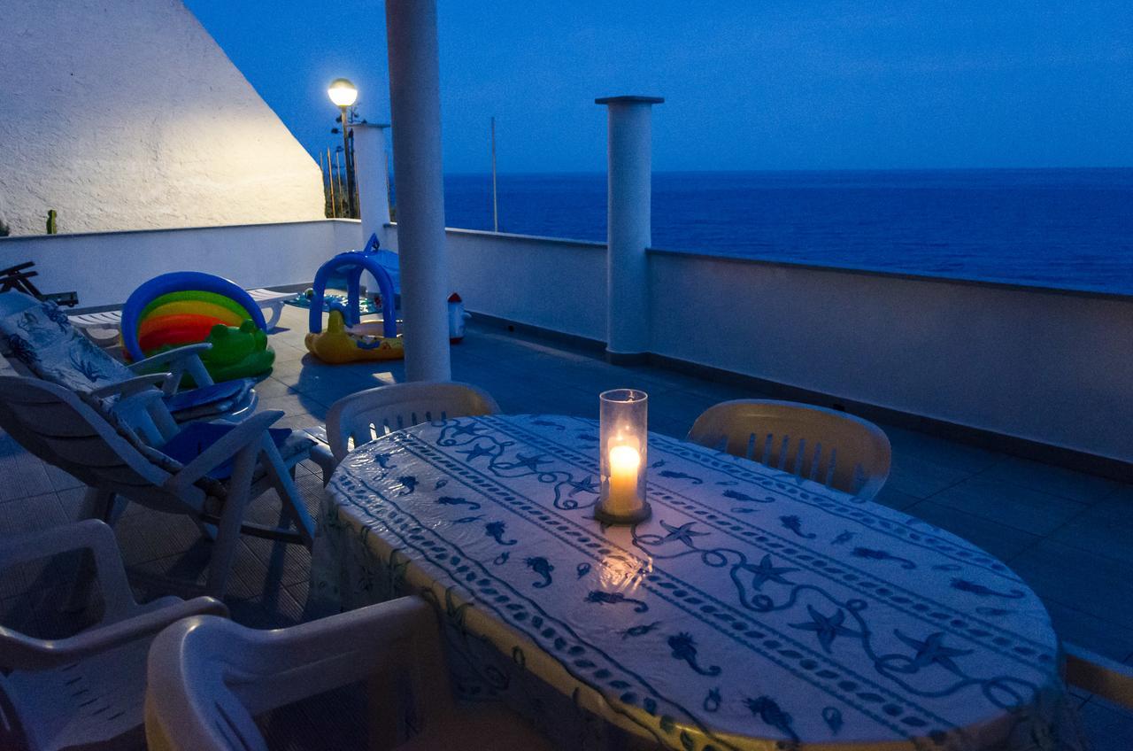 Seaside Holiday Apartment - Unique Location Cipressa Экстерьер фото