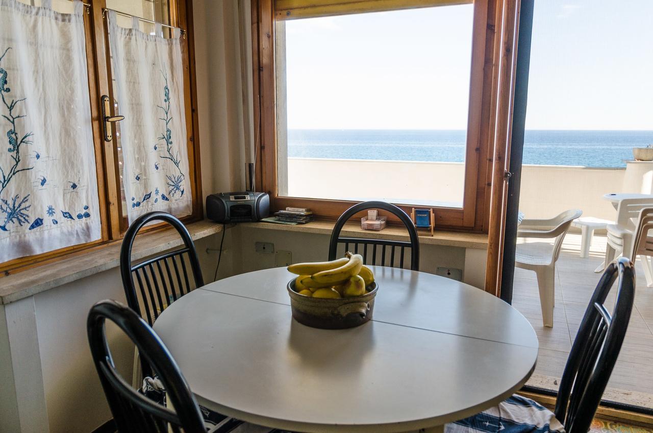 Seaside Holiday Apartment - Unique Location Cipressa Экстерьер фото