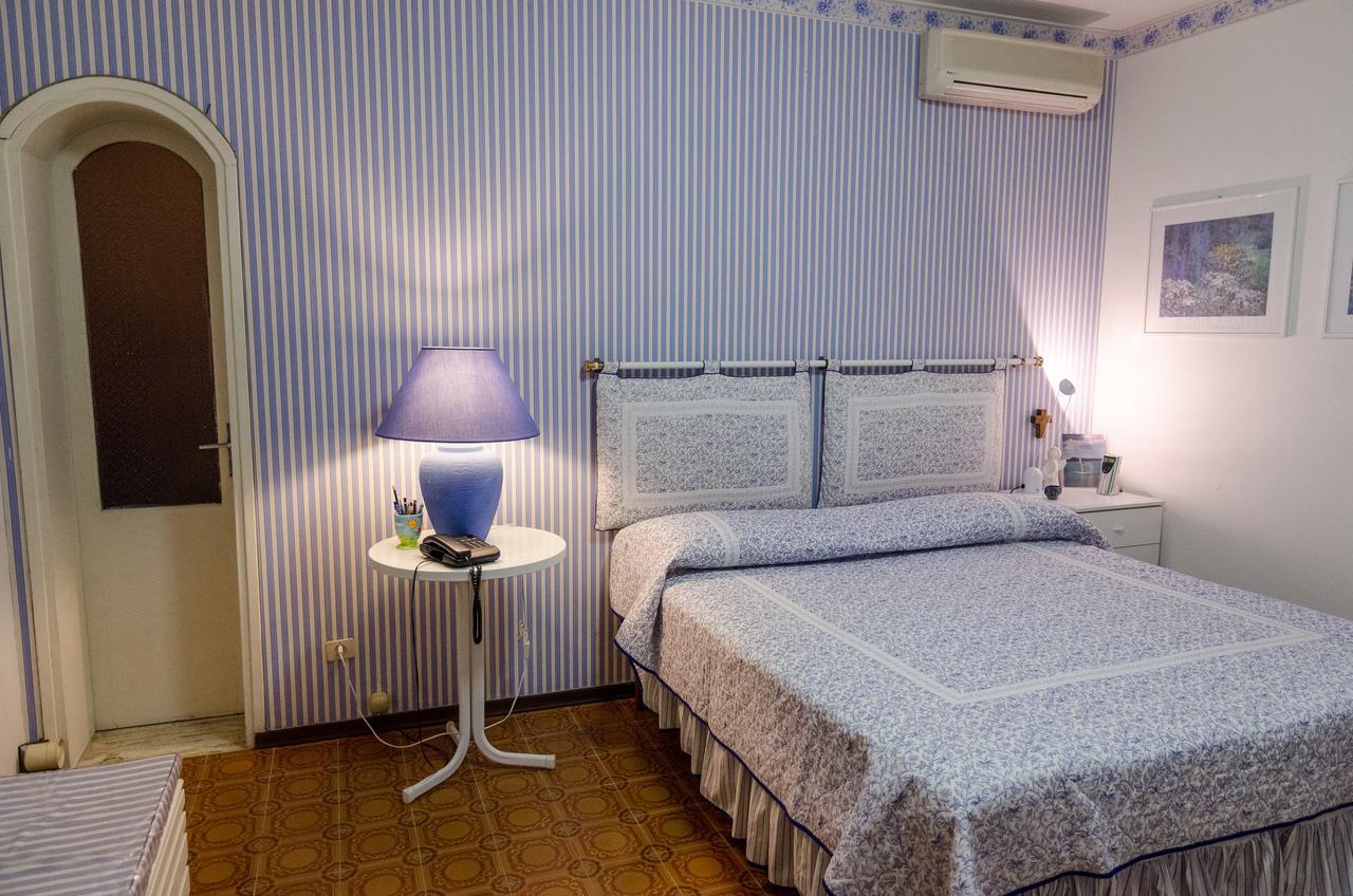 Seaside Holiday Apartment - Unique Location Cipressa Экстерьер фото